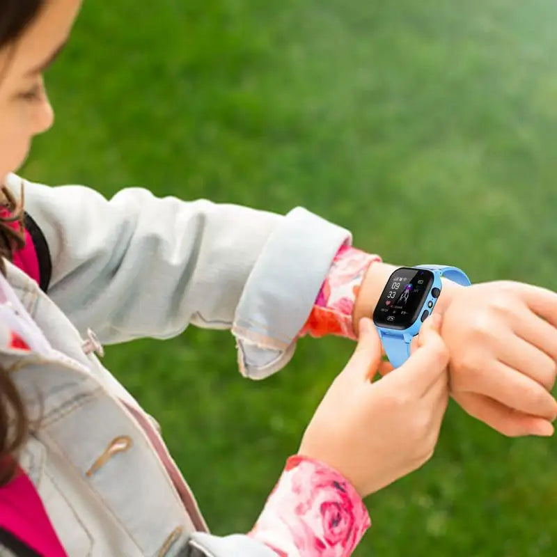 4G Smart Watch SOS GPS LocationmCardSi Call ChildSmartWatch CameraWaterproof charging Watch For Boys Girls Kids